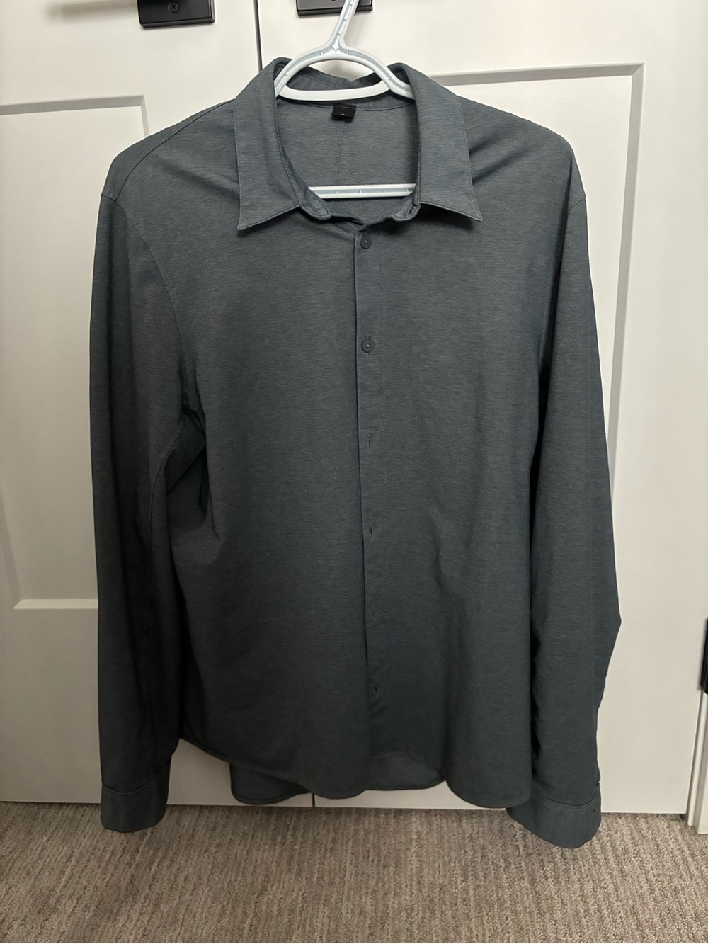Men's Medium Lululemon Long Sleeve Button-Up Shirt in denim blue